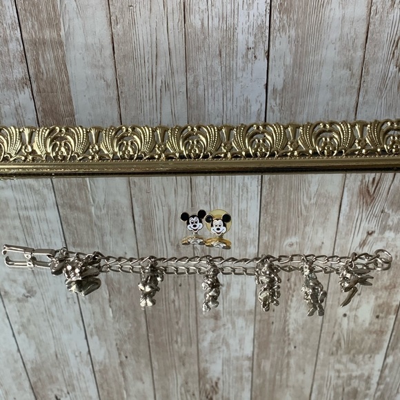 𝅺disney Bracelet and Earring Set - Picture 4 of 4